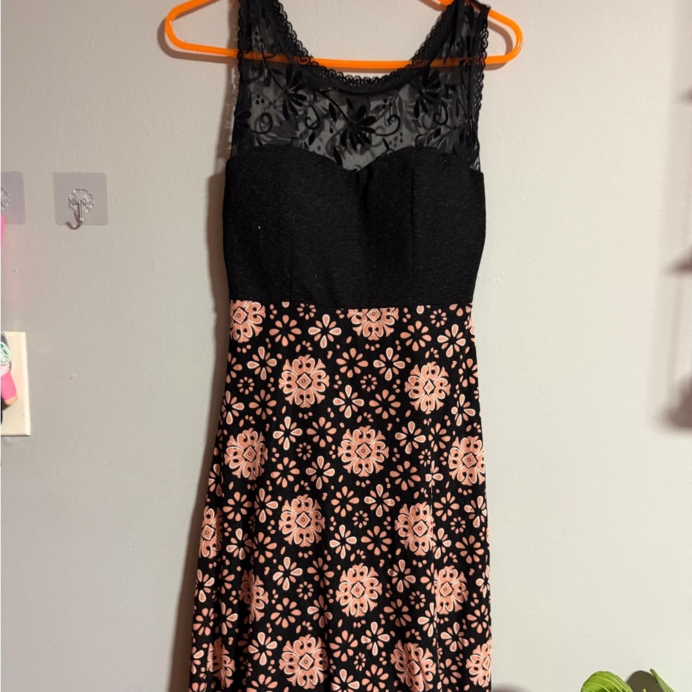 Chic Black and Pink Lace Midi Dress